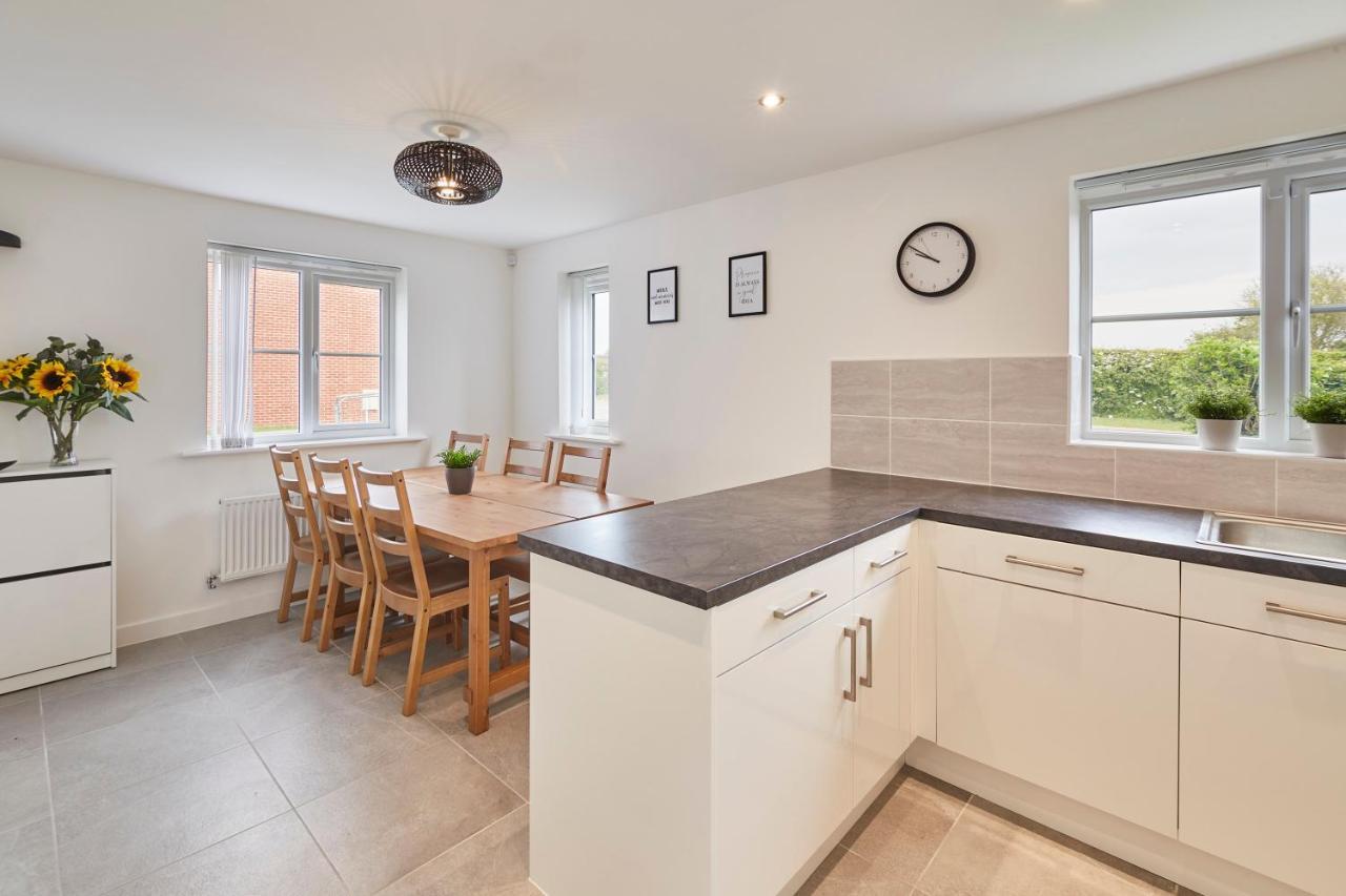 Host & Stay - Cayton Bay Cottage ภายนอก รูปภาพ